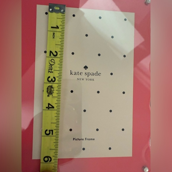 NWT Kate Spade Wavy Pink Acrylic Magnetic Picture Frame, Fits up to 5” x 7” - Picture 6 of 7